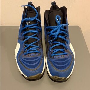 Nike  Blue and Black High-Top Sneakers

Penny 5